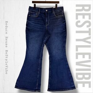 AMERICAN EAGLE Women’s Size 18 34W Denim Jeans Flare Curvy Super High-Rise Style